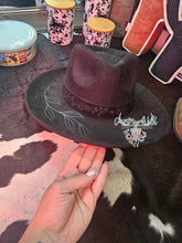 Load image into Gallery viewer, Custom Burned Felt Cowgirl Hat