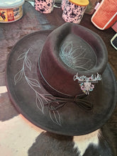 Load image into Gallery viewer, Custom Burned Felt Cowgirl Hat
