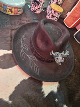 Load image into Gallery viewer, Custom Burned Felt Cowgirl Hat
