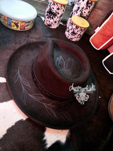 Load image into Gallery viewer, Custom Burned Felt Cowgirl Hat
